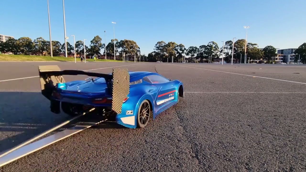 Hobao vte2 on 8s 1650kv, max5, take over drag race 132ft!..