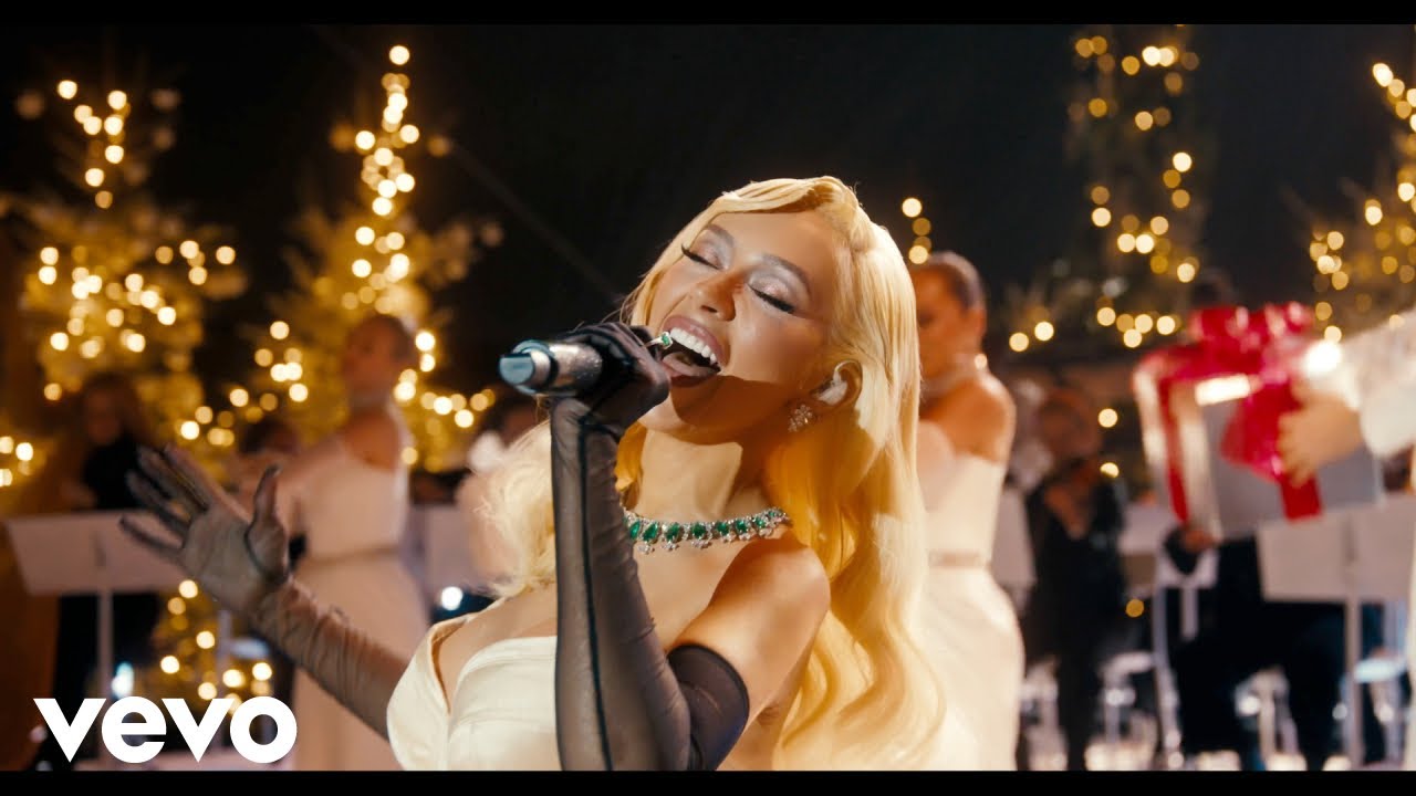 Christina Aguilera - My Favorite Things (Live from the Eiffel Tower - Official Video)