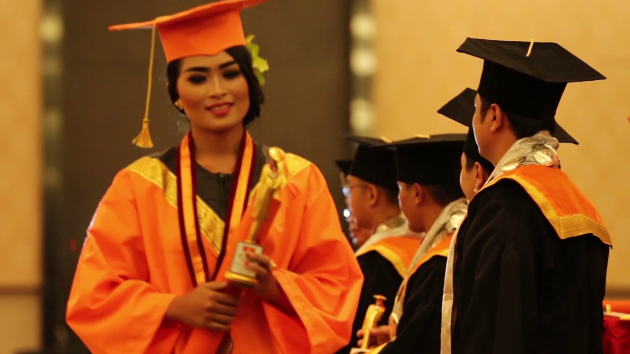 Elizabeth International, sekolah perhotelan di terbaik Bali : Wisuda ke 7 Elizabeth International
