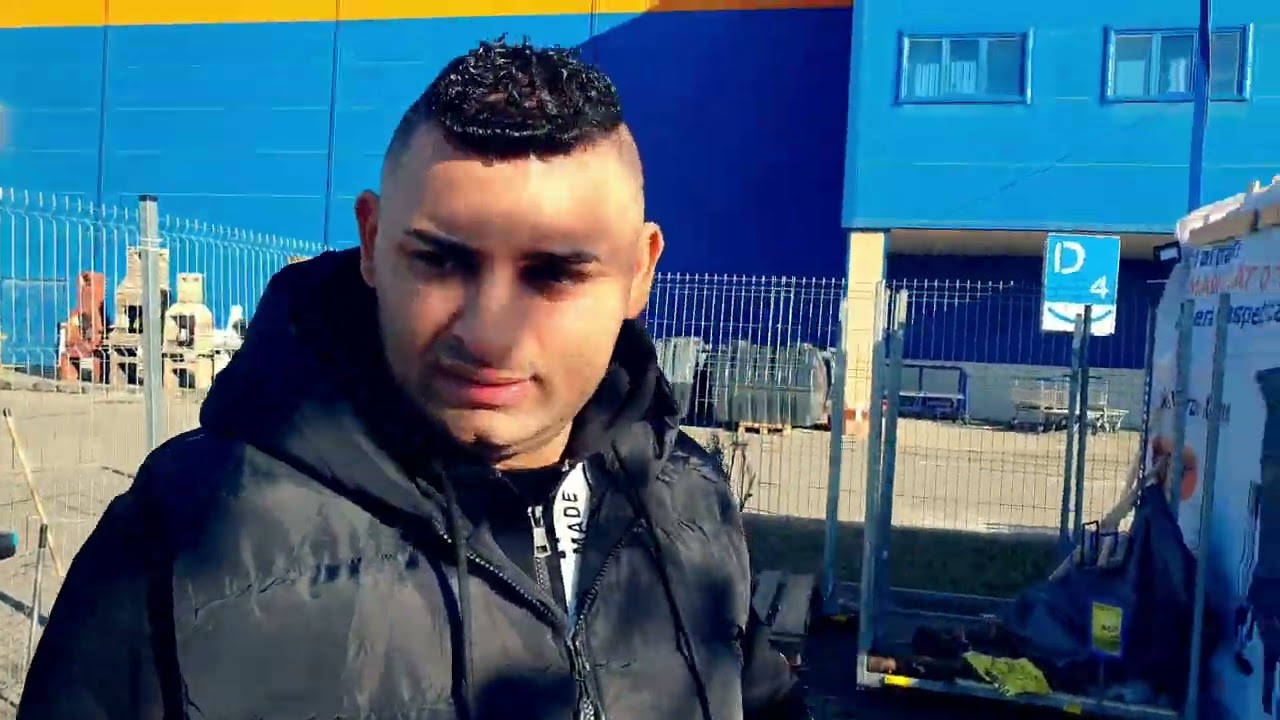 Raihold si familia cumpăra bradul de Crăciun !!!
