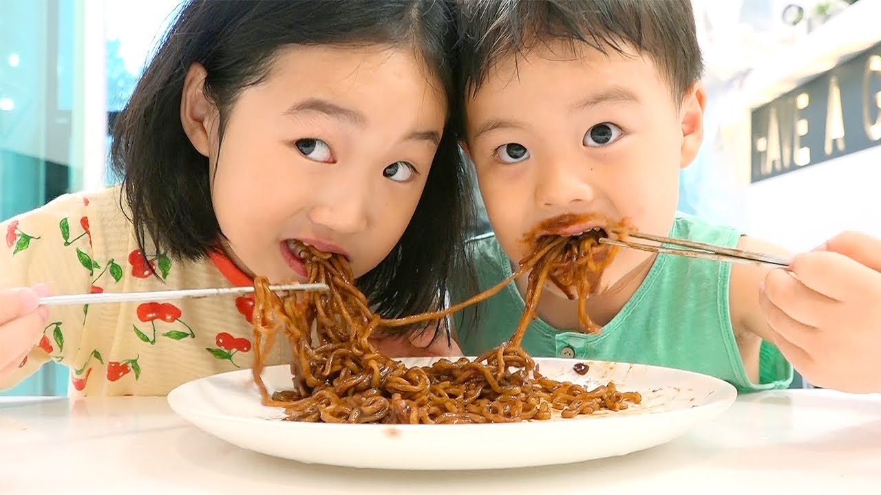 บ่อแรมมีปาร์ตี้โฟมฟอง