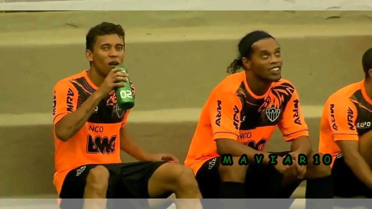 Ronaldinho Gaucho Freestyle legend - football rare  skills warm up training - part2