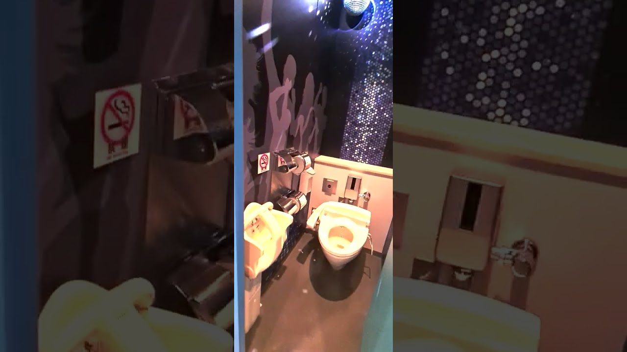 Les TOILETTES au Japon c'est WTF #shorts #japon #vlogfr