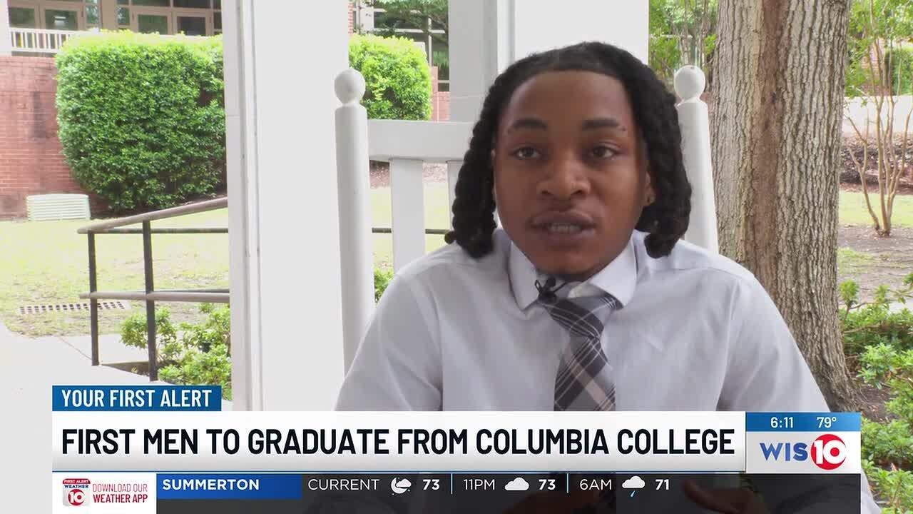 Выпускник Columbia College вошел в историю в составе первого мужского выпуска