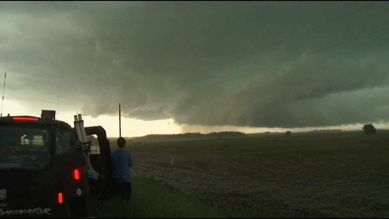 TORNADO INTERCEPT VAULT: June 17, 2010 Minnesota tornado, Dominator 1 intercepts!