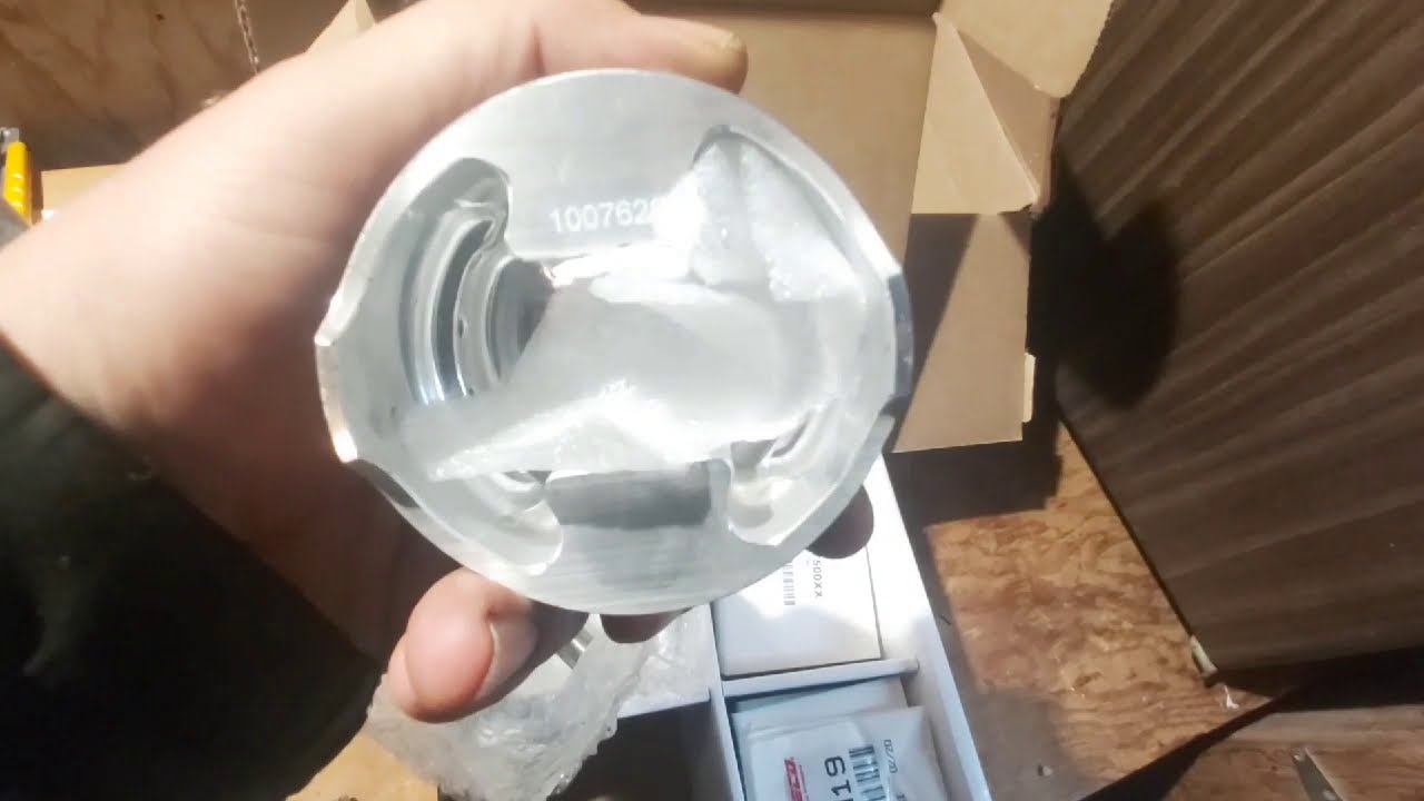 Forged Wiseco Pistons Unboxing