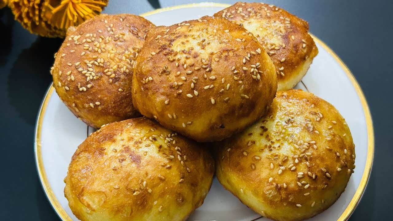 Soft & Fluffy Chicken Buns Recipe | Bakery-Style Chicken Bun at Home With No Oven!