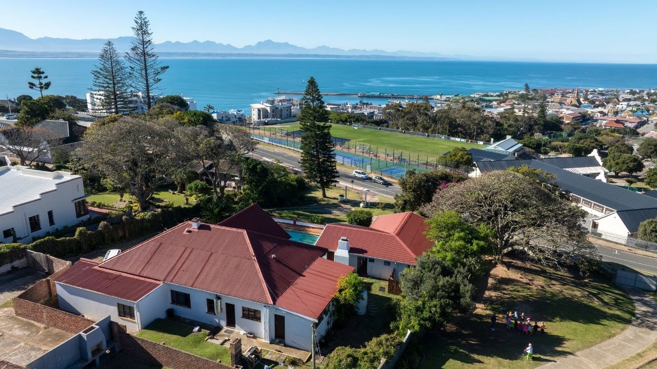 5 bedroom house for sale in Mossel Bay Central | Pam Golding Properties