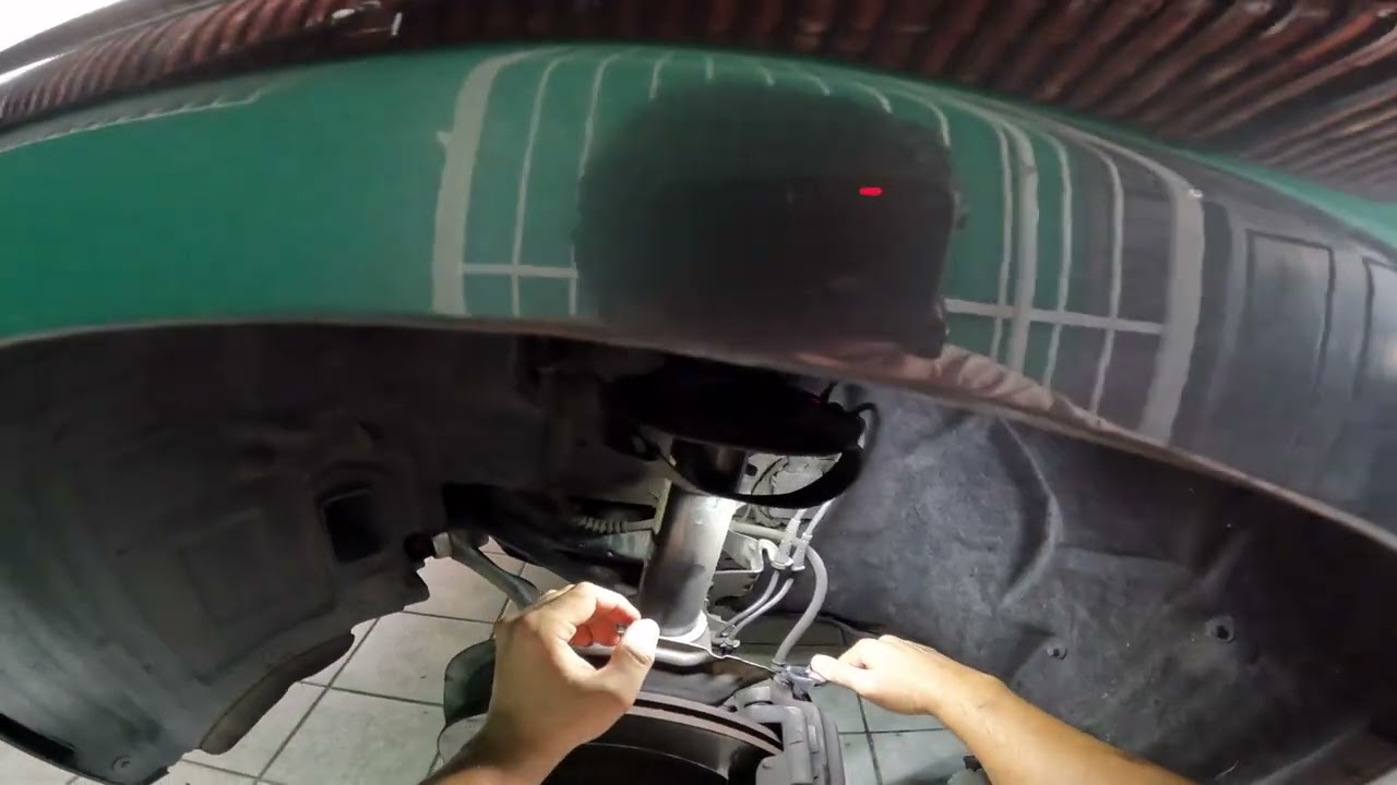 Como trocar pastilhas de freio BMW 320i - Dianteiras e Traseiras + reset do painel em casa!