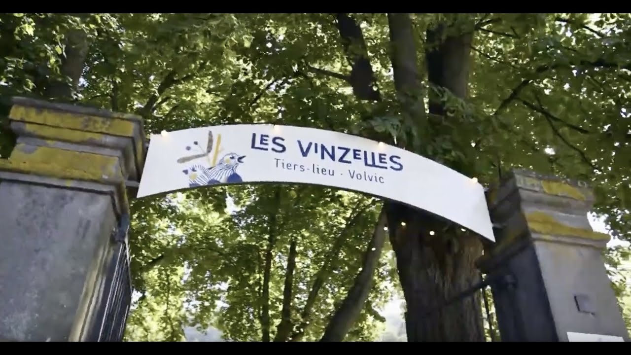 Les Vinzelles, tiers-lieu culturel, librairie-café-restaurant-rencontres-concerts, à Volvic (63)