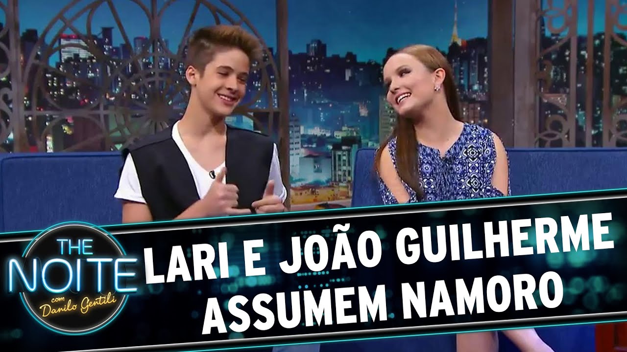 The Noite (10/03/16) - Lari e João Guilherme assumem namoro!