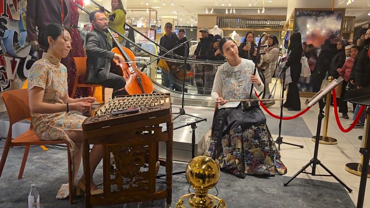 Celine Dion - My Heart Will Go On (Lunar New Year live music performance at Simons Eaton Centre)