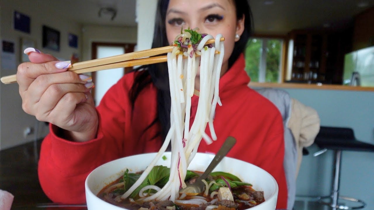 bun bo hue *ASMR* (no talking)