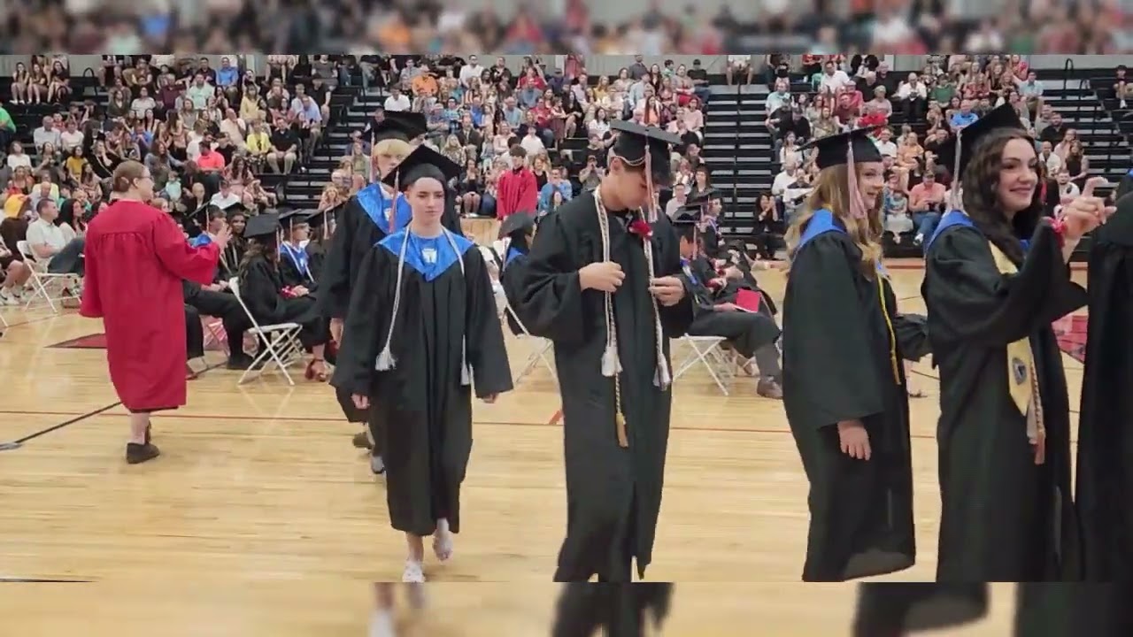 Heyworth Illinois high school graduation 2023.