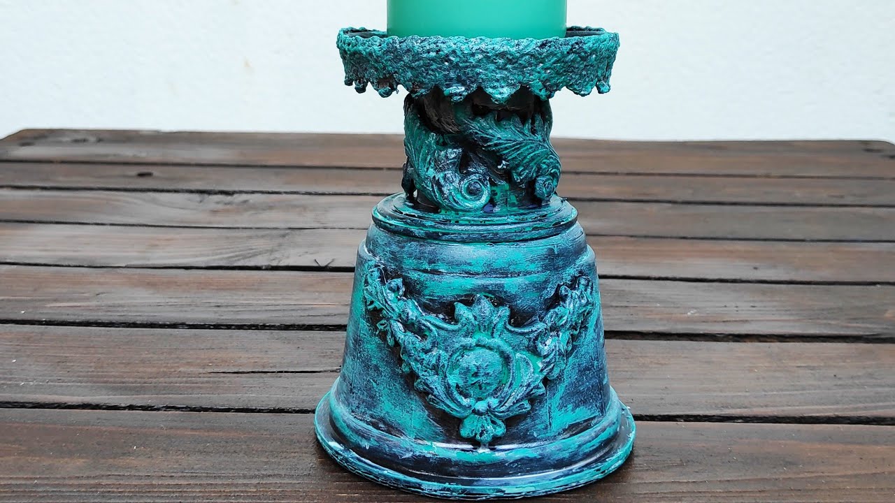Candelabro con materiales reciclados y pátinas caseras