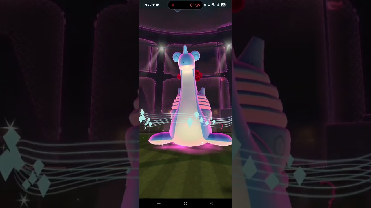 Fighting Gigantamax Lapras #pokemon #pokemongo #pokemongame
