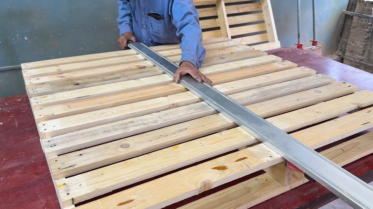 Don't Throw Away Your Old Pallets! Watch Me Transform Them into Incredibly Useful Items