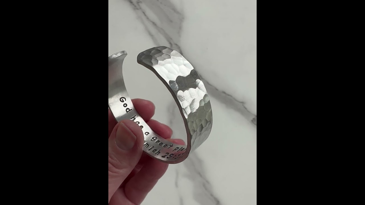 Personalized Silver Aluminum Sunflower Bracelet #handmadejewelry #handstamped #stringofjewels
