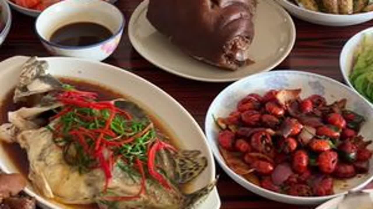 又是新的一年㊗️我的粉丝网友马年大吉，马到成功！马上发财！新年快乐🎉感恩粉丝一路陪伴信任与支持！🫰#过年啦过年啦 #马年大吉2026 #家宴 #好酒好菜 #vlog十亿流量扶持计划