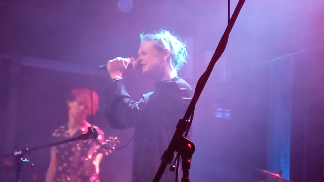 Desperate Journalist - Personality Girlfriend (live @ Club Manufaktur Schorndorf)