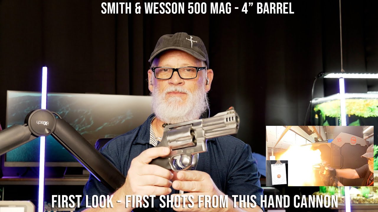 Smith & Wesson 500 Magnum with 4