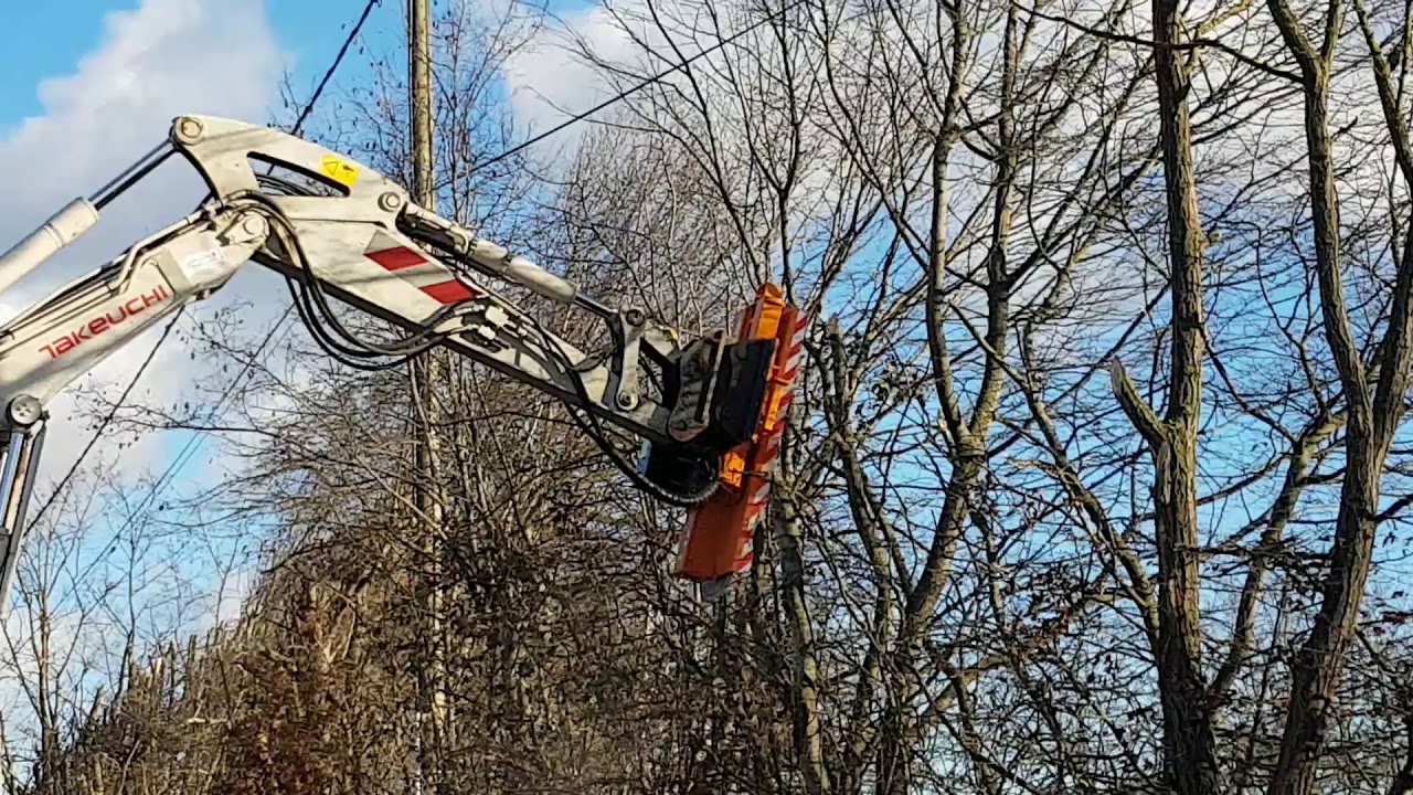 Lamier sur pelle a pneu