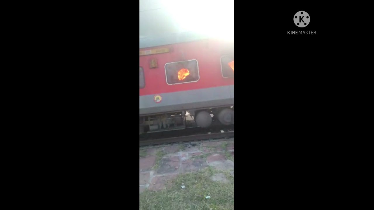Fire on Jammu Tawi Train 4 AC coaches at MP Today