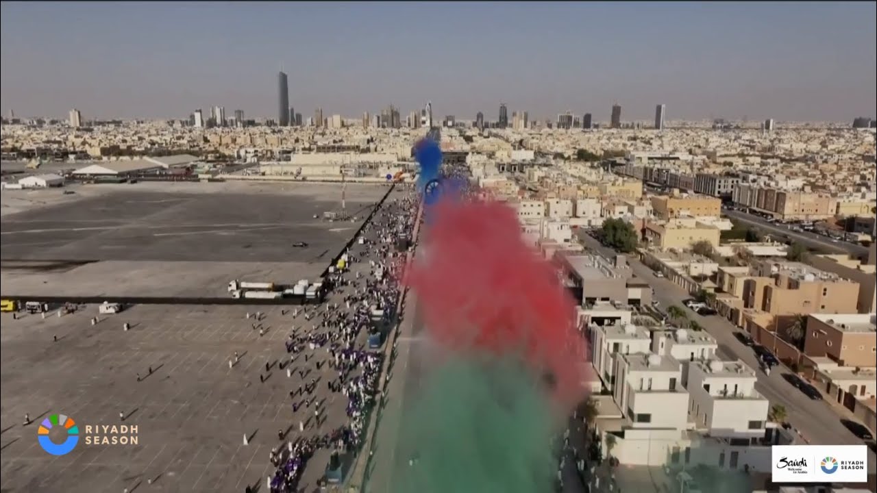 كرنفال عالمي وبالونات عملاقة في افتتاح موسم الرياض