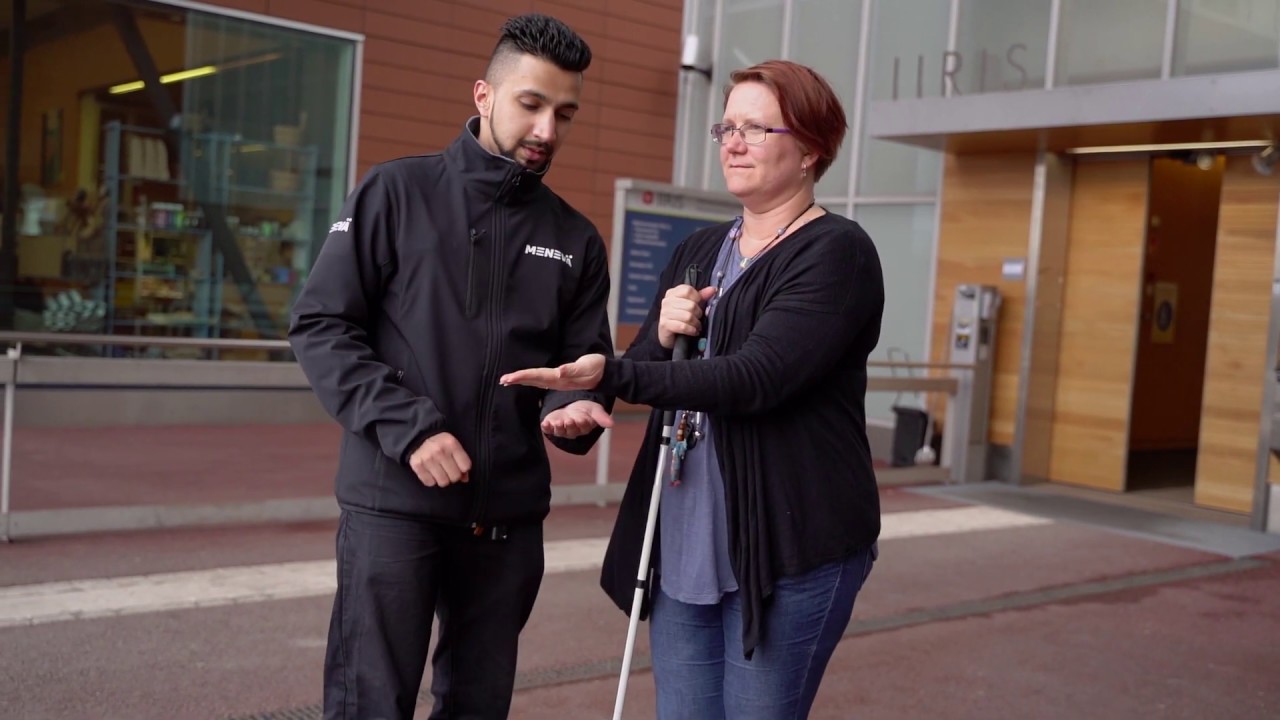 kuulo ja tai näkövammaisen asiakkaan kohtaaminen taksissa