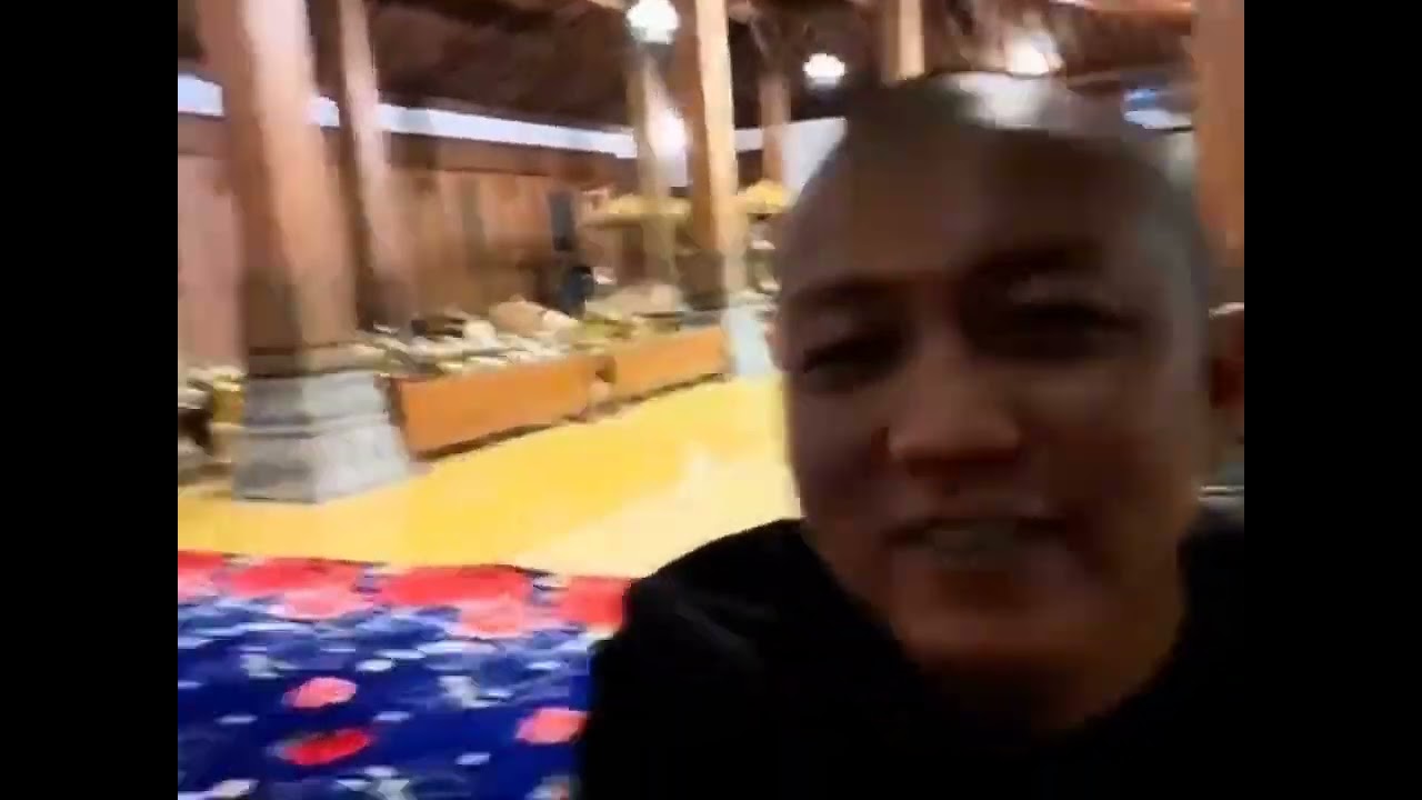 DENI CAK NAN MAIN KE PENDOPO SOIMAH BAWA OLEH OLEH DARI MEKAH