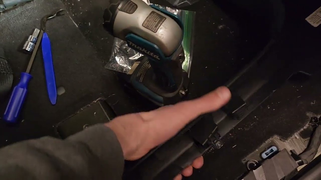 2020-2022 Ford Explorer Front seat belt removal (Part 1)