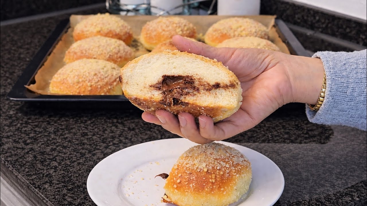  بريوش خفيف بحال القطن محشو بنيوتيلا وطبقة مقرمشة | حسن من ديال المخابز! 🥐✨