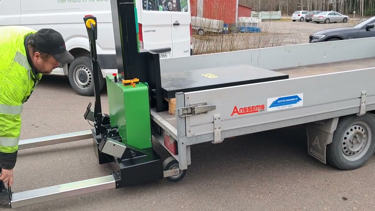 INNOLIFT All-Electric ERT Straddle Stacker - Remote Control Loading (DEMO)
