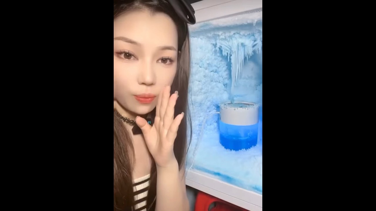 freezer frost eating ☀️GIRL #mukbang #asmr #ice #frezzerfrost #eating