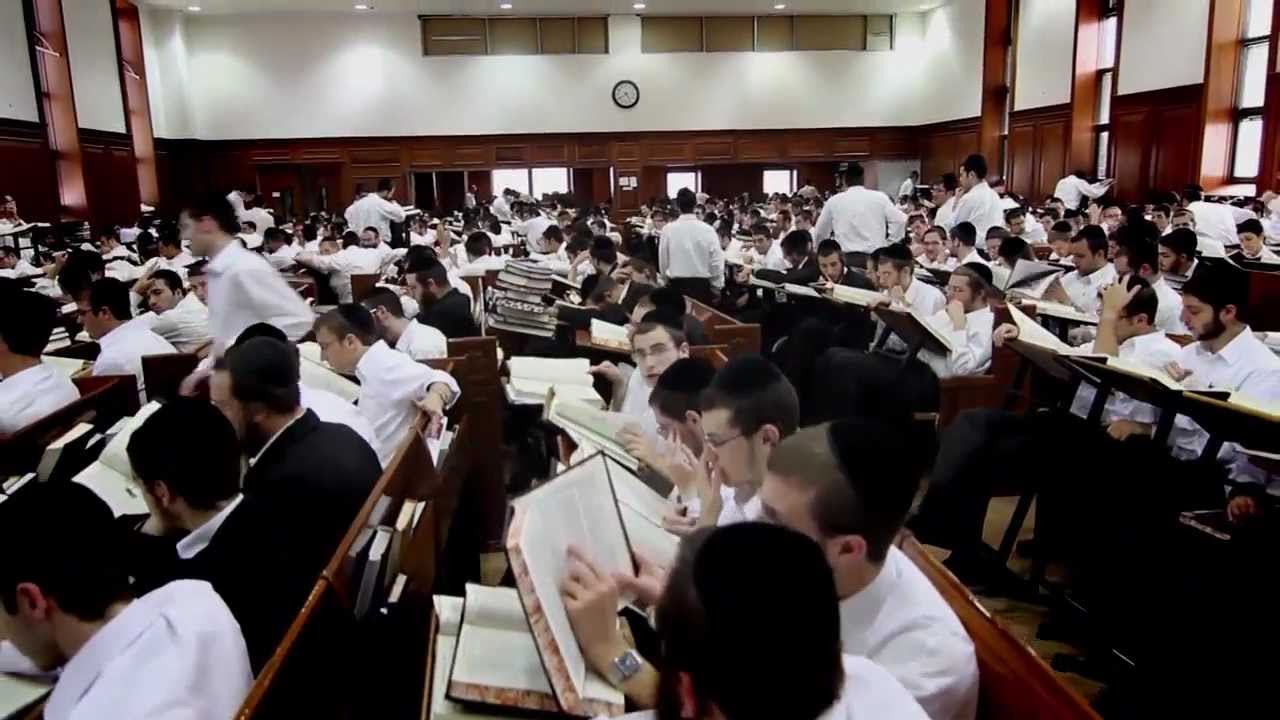 'Vehi Sheamda' - Chief Rabbi's Message featuring Yaakov Shwekey - With Subtitles