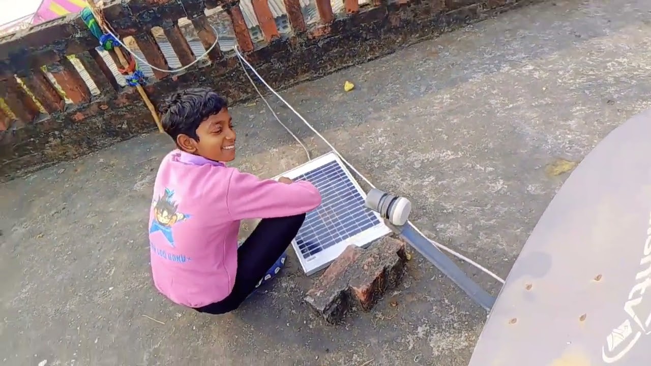 Ye kar rahe solar panel ka kaam