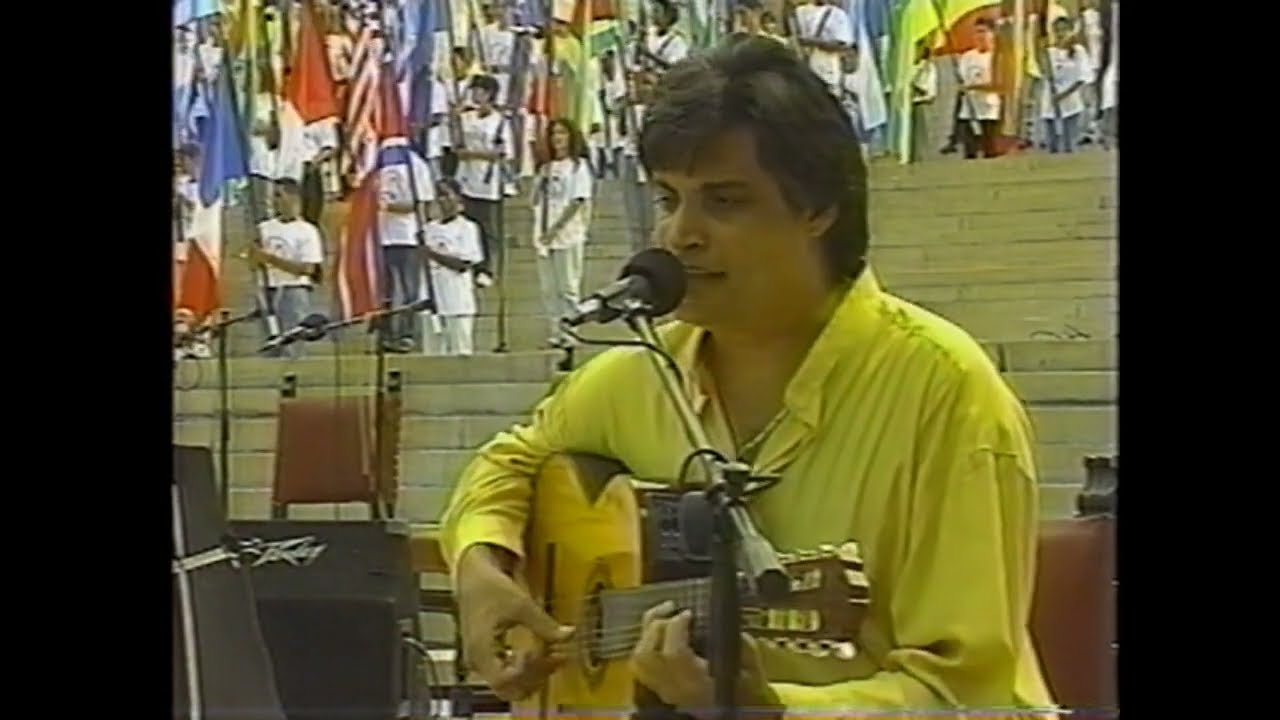 Amaury Perez - No lo van a impedir (en directo, XIV festival de la juventud)