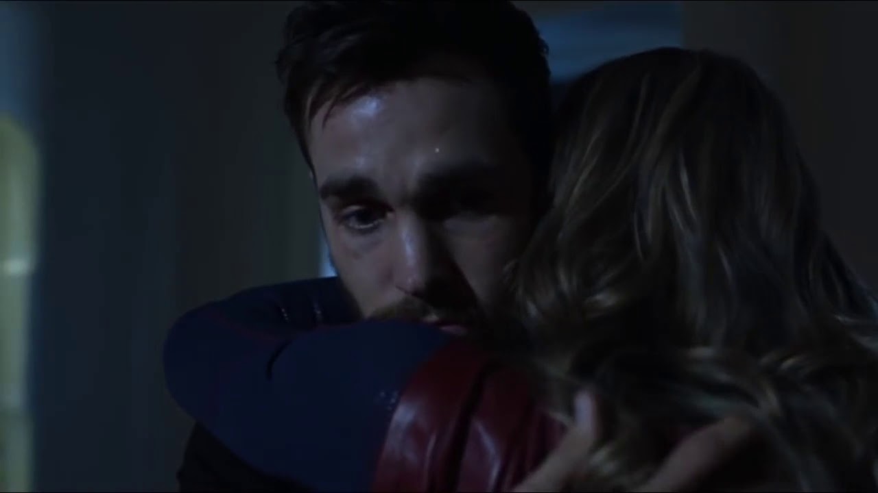 Supergirl Kara And Mon-el - Small World