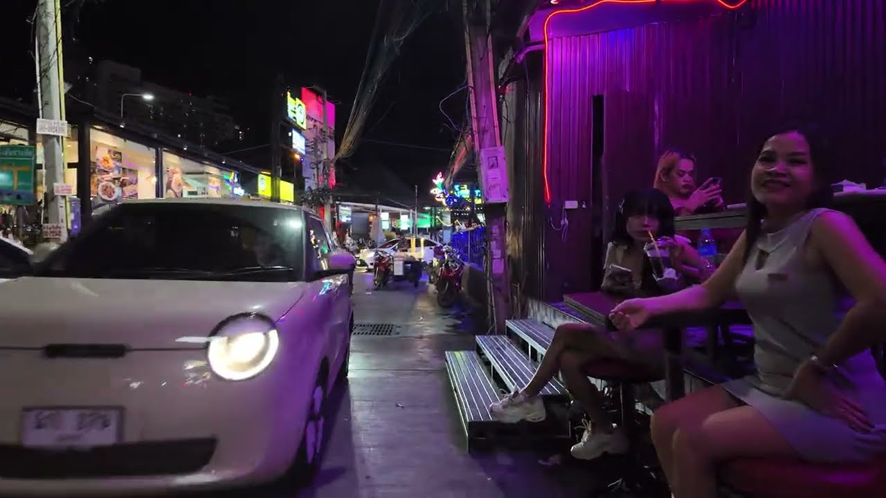 Pattaya Chalermphrakiat 19, Chaloem Phrakiat 21 Alley, Soi Buakhao, Thailand - 4K 30FPS