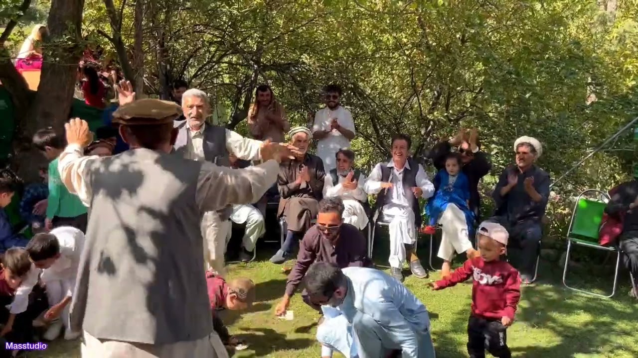 Chitrali Hareep dance by Mir Faraz sir||gb home series