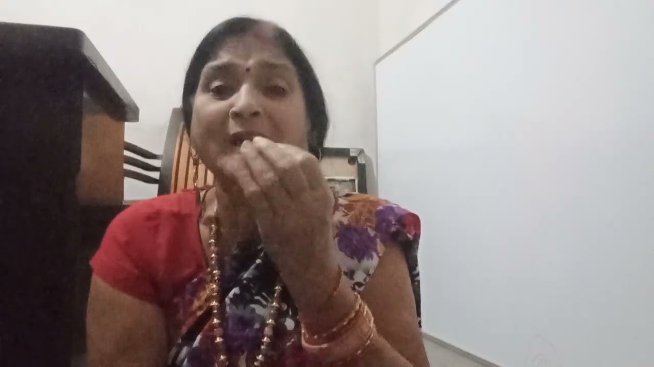 राधे बाड़े गोर राधे बाड़े गोर कान्हा से। bhojpuri Parmparik Geet by Indu Mishra