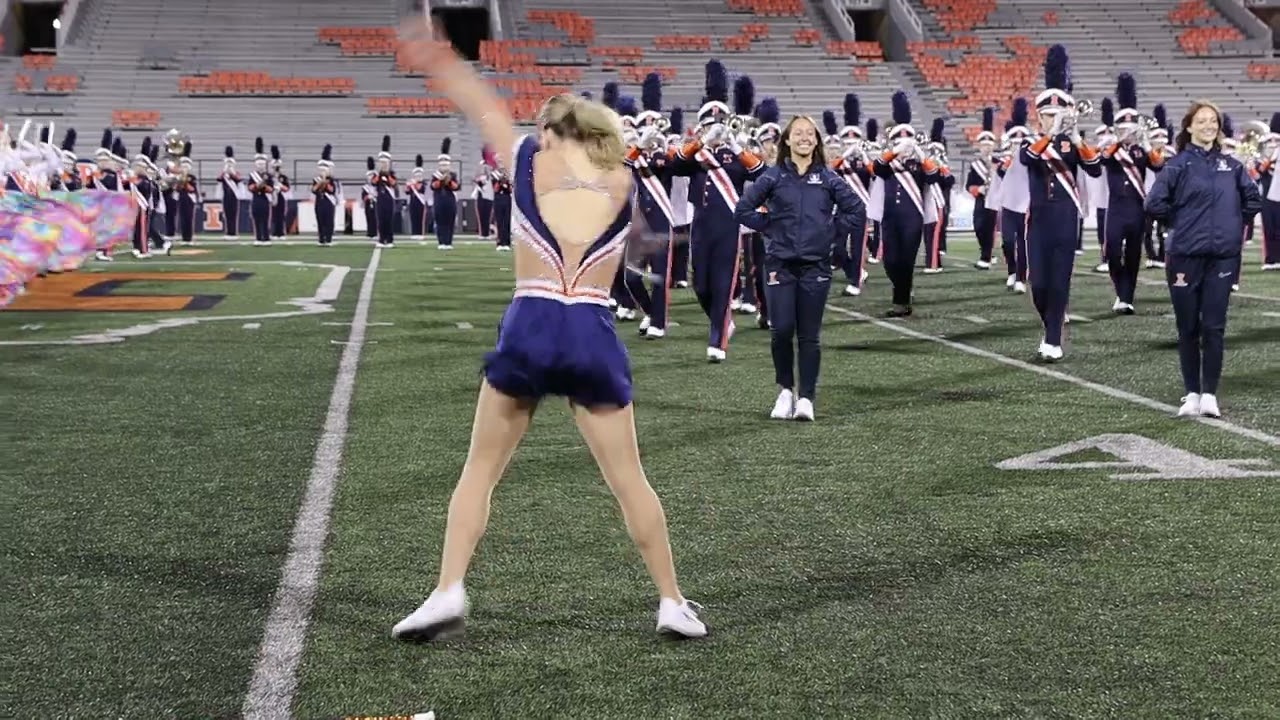 Marching Illini IMBC Performance: Pregame, Drumline + Sousaphones, 