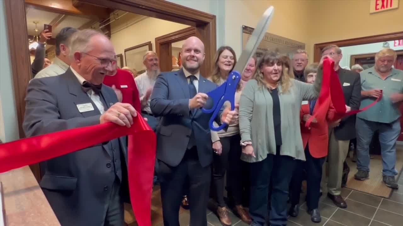 Appleton Historical Museum reopens, saves historic machines from closed Courtney Woolen Mill