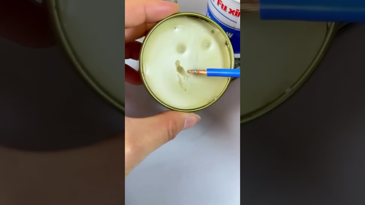 Se estiver dif&iacute;cil de soldar o fio, use a pasta de solda #shorts