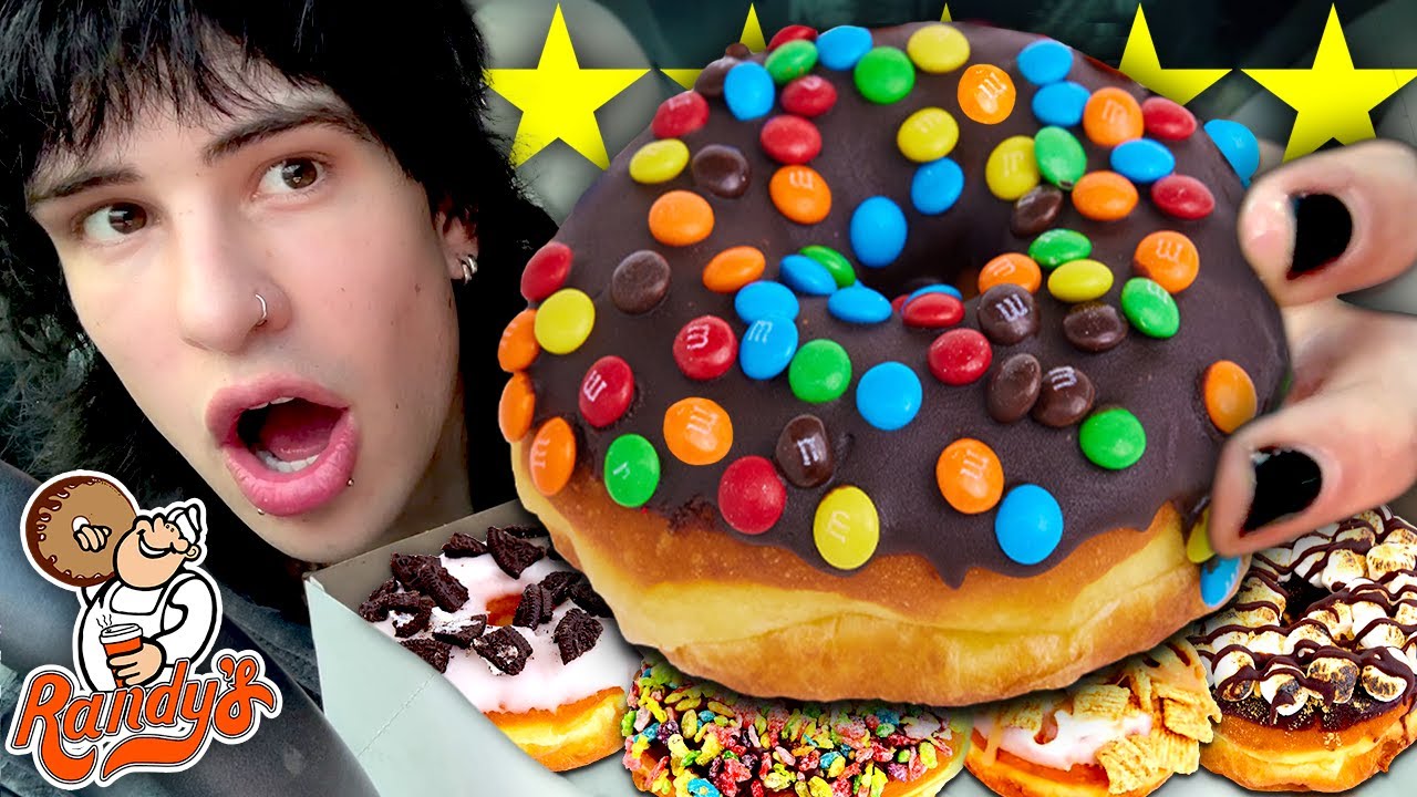 Trying THE FAMOUS Randy's Donuts!