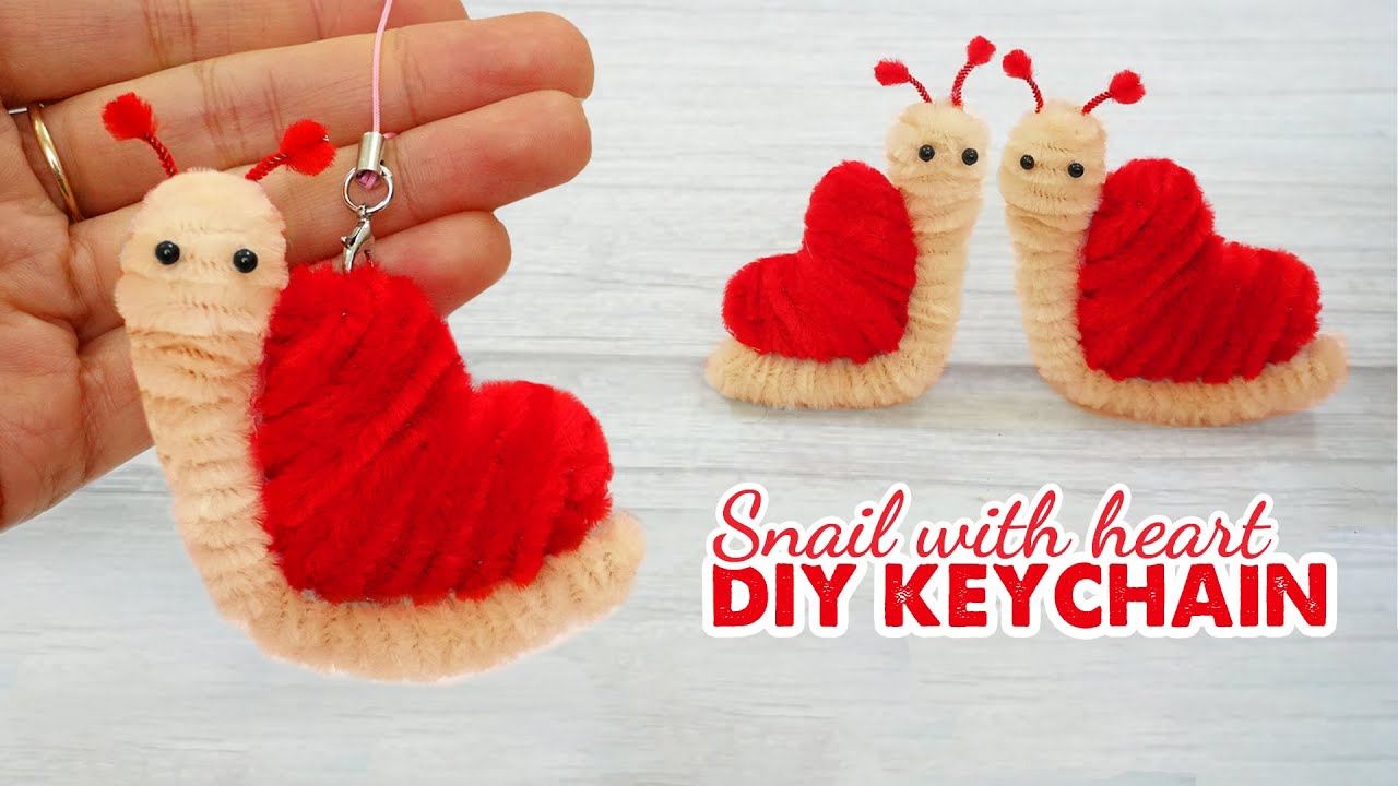DIY Snail with heart keychain | How to make a simple snail | Pipe cleaner craft
