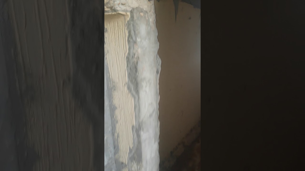 درج خارجي مع ملحق علوي على السطح
