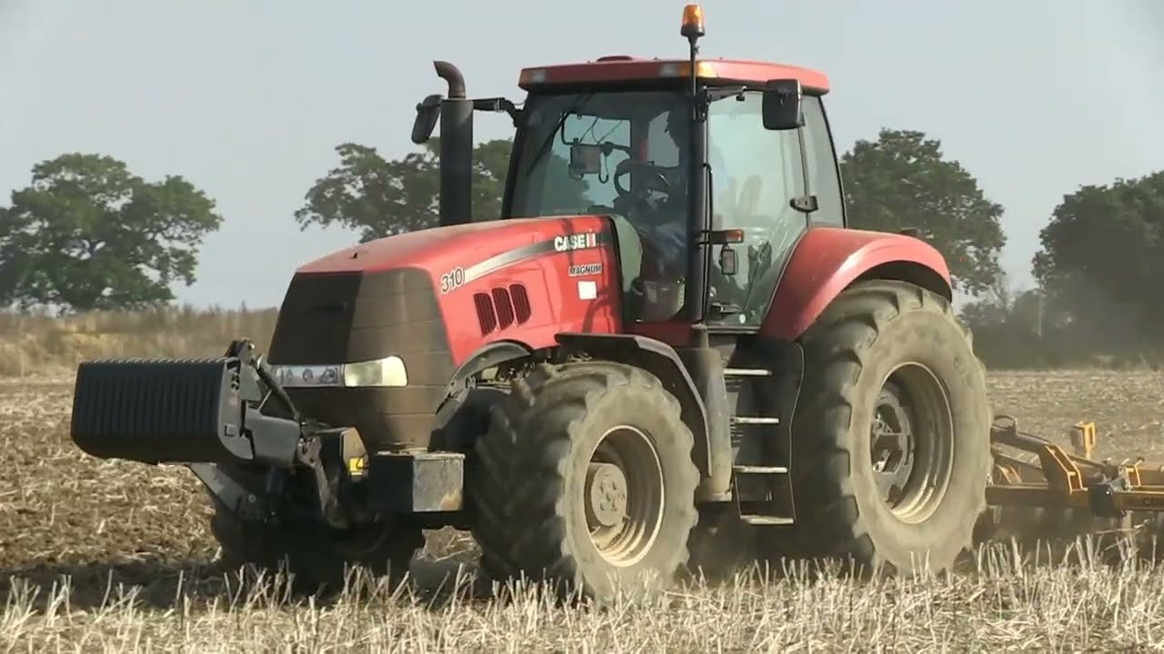 CASE IH MAGNUM 310 AND MCCONNEL SHAKAERATOR