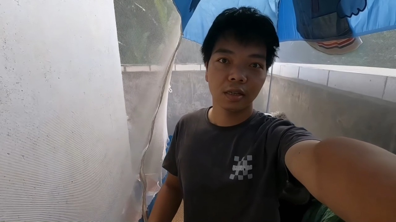 运气太差没找到废弃房！天黑被迫夜宿深山神庙，一个人露营心里有点发毛