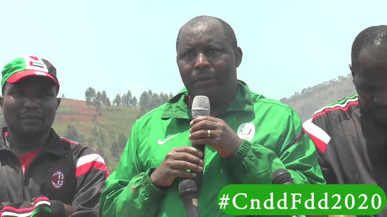 Umunyamabanga Mukuru wa CNDD-FDD arakurira inkoni ku gishitsi abashaka kudurumbanya u #Burundi